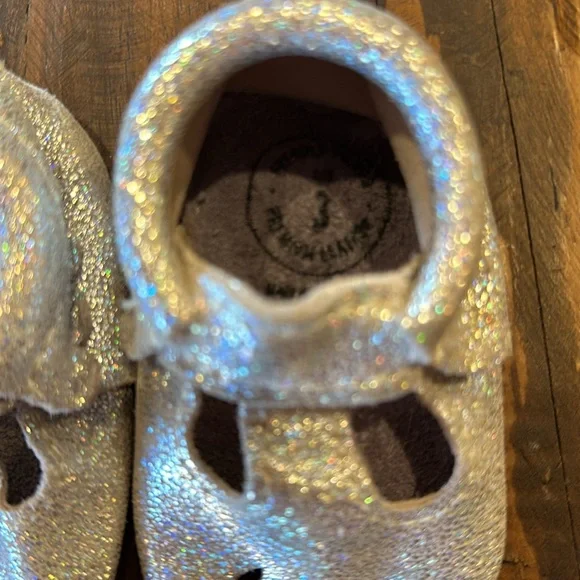 Freshly picked Mary Jane glitter moccasin-size 3 - good condition - Picture 3 of 4